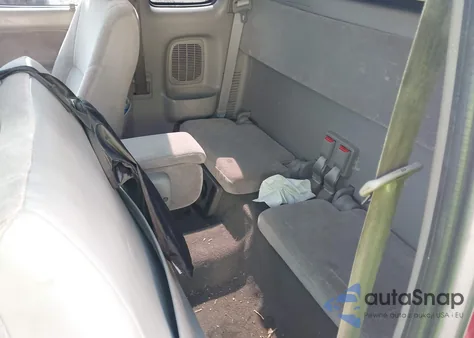 2004 Toyota Tacoma Prerunner z USA, uszkodzony, nr VIN 5TESM92N24Z369930